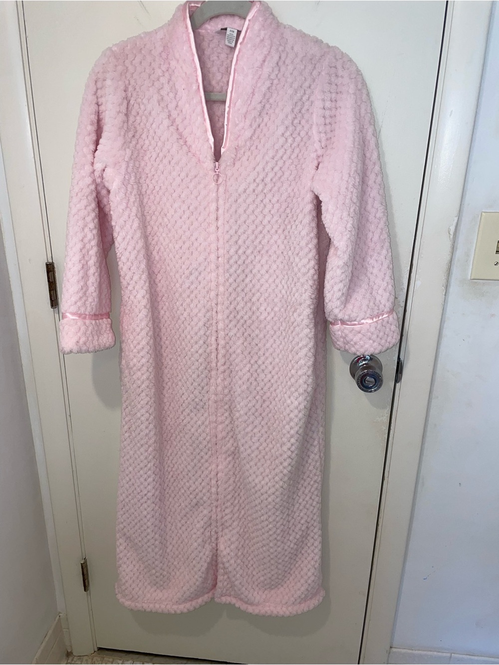Charter Club Womans M Plush Zig Zag Zipper Robe Pink Lily 100158062MS sz PM gown